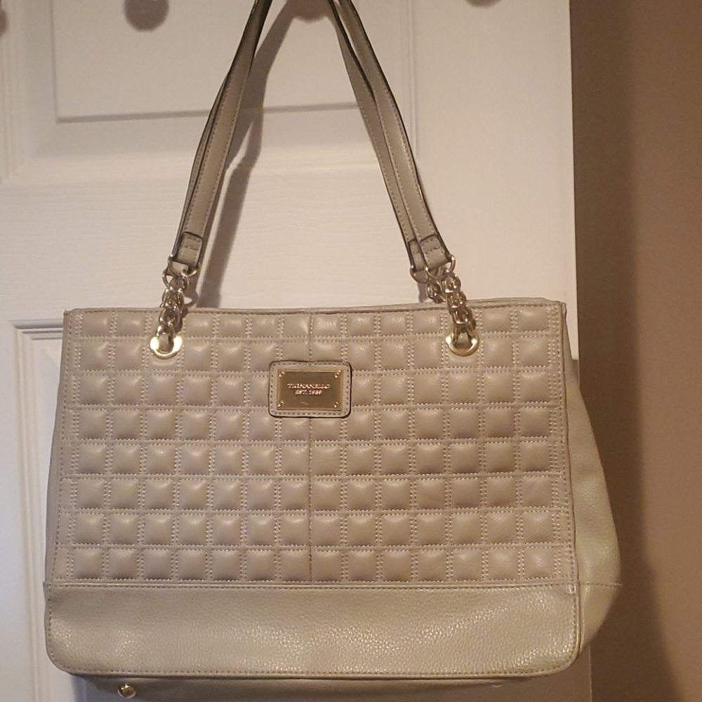 🟣 3/$25 Tignanello purse